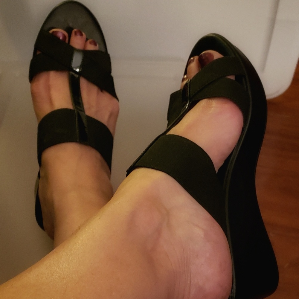 Charles by Charles David slide on low wedge/sandal